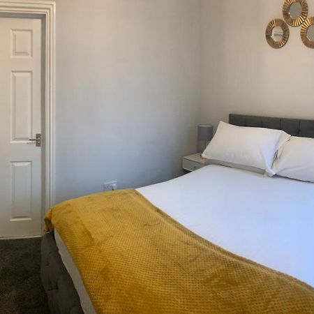 Gateshead Serviced Apartment Ideal For Contractors And Vacationing Buitenkant foto