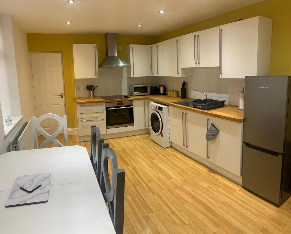 Gateshead Serviced Apartment Ideal For Contractors And Vacationing Buitenkant foto