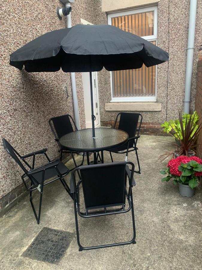 Gateshead Serviced Apartment Ideal For Contractors And Vacationing Buitenkant foto